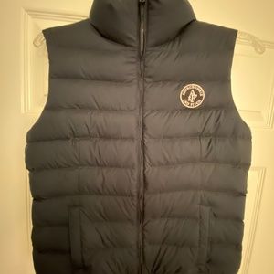 Abercrombie & Fitch women's puffer vest.